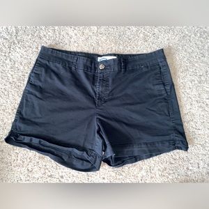 Old Navy Everyday Short Size 14